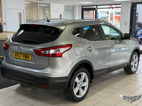 Nissan Qashqai 1.2 DIG-T N-Connecta 2WD Euro 6 (s/s) 5dr 4