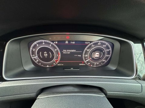 Volkswagen Golf 2.0 Golf GTi Performance TSi 5dr 31