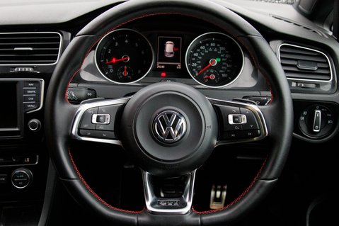 Volkswagen Golf GTI DSG 21