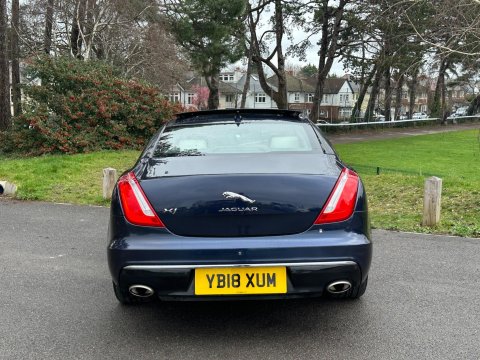 Jaguar XJ 3.0d V6 Portfolio Saloon 4dr Diesel Auto Euro 6 (s/s) (300 ps) 33