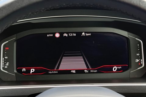 Volkswagen Tiguan R-LINE TSI DSG - ONE OWNER - APPLE CAR PLAY -ADAPTIVE CRUISE 45