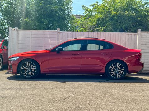 Volvo S60 2.0 B5 MHEV R-Design Saloon 4dr Petrol Hybrid Auto Euro 6 (s/s) (250 ps) 7
