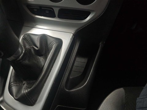 Ford Focus 1.6 Focus Zetec 105 5dr 59