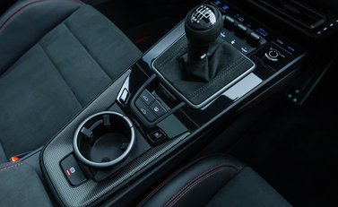 Porsche 911 Carrera GTS (992) 25