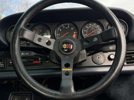 Porsche 911 CARRERA 3.2 BACK-DATE 49