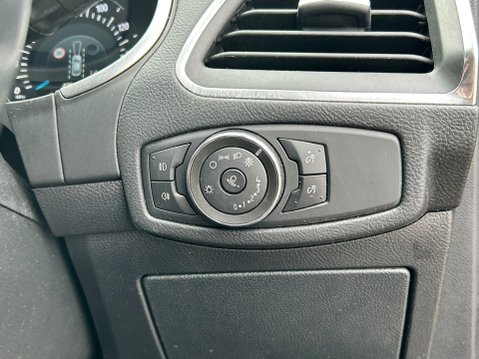 Ford S-Max TITANIUM ECOBLUE 17