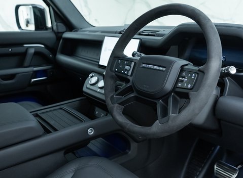Land Rover Defender 110 V8 9