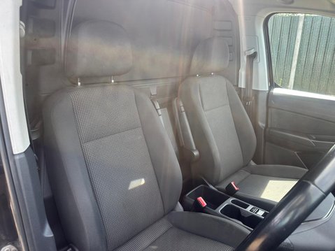 Volkswagen Caddy C20 TDI COMMERCE PRO 10