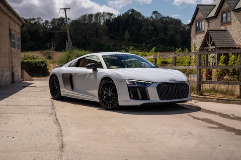 Audi R8 5.2 FSI V10 Plus S Tronic quattro Euro 6 (s/s) 2dr 11
