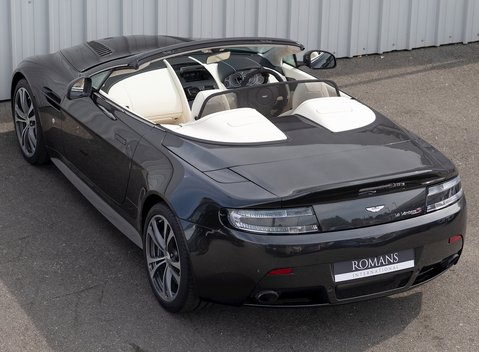 Aston Martin V12 Vantage S Roadster 9