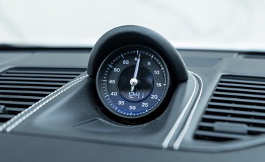 Porsche 911 Targa 4S (992) 24