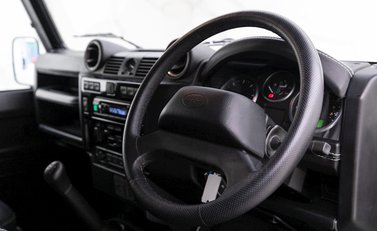 Land Rover Defender 90 Landmark 9