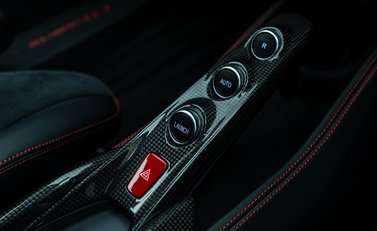 Ferrari F8 Tributo 22