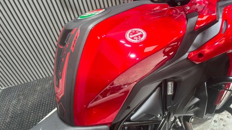 Benelli TRK 2020 ONLY 1K TOP BOX ADVENTURE BIKE 47BHP A2 READY 51