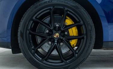 Porsche Macan GTS 33