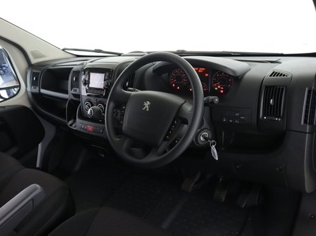 Peugeot Boxer 2.2 BlueHDi L3H2 Professional Premium+ 140ps 11