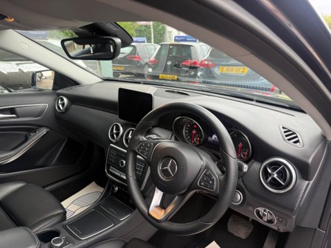 Mercedes-Benz A Class 1.5 A180d Sport (Executive) 7G-DCT Euro 6 (s/s) 5dr 15