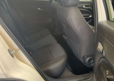 Jeep Avenger 54kWh Summit SUV 5dr Electric Auto (156 ps) 10