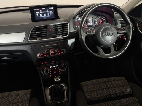 Audi Q3 TDI SE 12