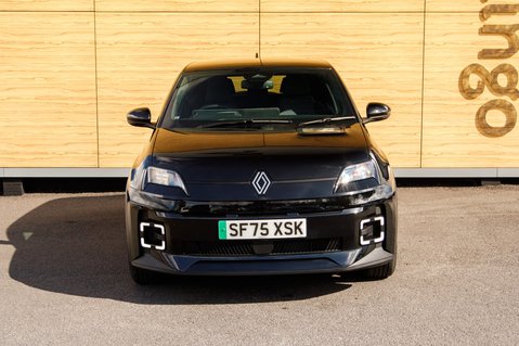 Renault 5 TECHNO E-TECH 6