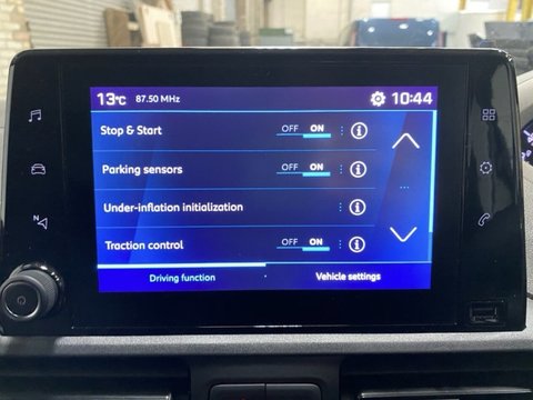 Peugeot Partner BLUEHDI PROFESSIONAL PREMIUM PLUS L1 18