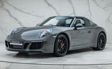 Porsche 911 Targa 4 GTS (991.2) 1