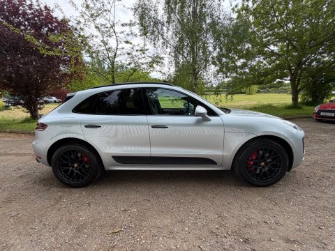 Porsche Macan GTS PDK 22
