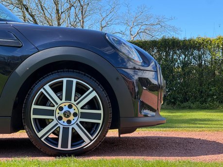 Mini Hatch COOPER EXCLUSIVE 25