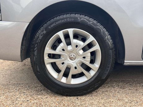 Vauxhall Vivaro 1.5 Vivaro 2700 Sportive S/S 21