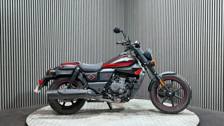 Um Renegade 2023 ONLY 4K GOOD RUNNING LARGE CRUISER 125CC BIKE 1
