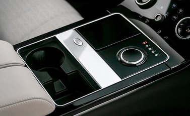 Land Rover Range Rover Velar R-Dynamic HSE Urban 22