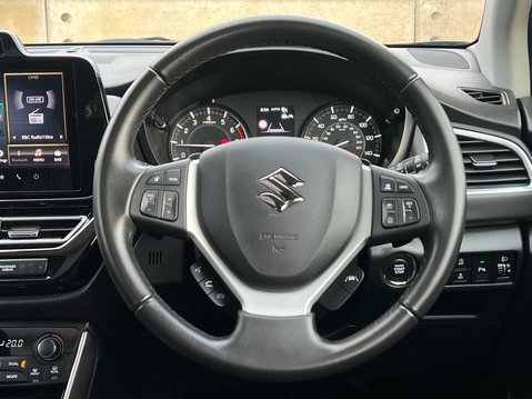 Suzuki S-Cross ULTRA BOOSTERJET ALLGRIP 38