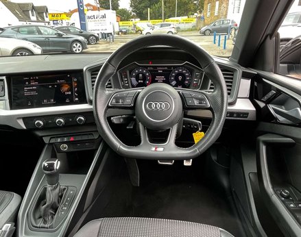 Audi A1 1.0 A1 Sportback 25 TFSI Black Edition Semi-Auto 5dr 19