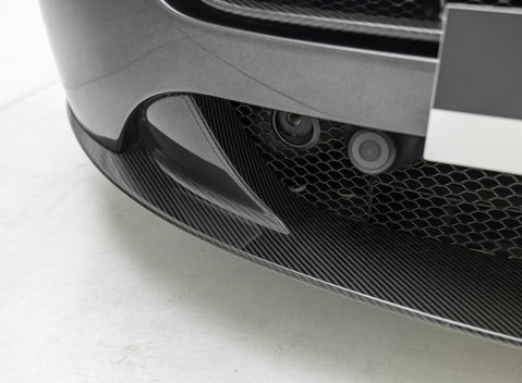 Aston Martin V12 Vantage S 38