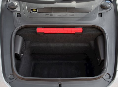 Porsche 911 (991.2) Carrera GTS 28