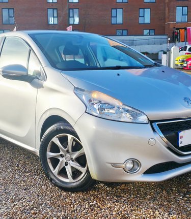 Peugeot 208 1.4 HDI..LOOK !! ONLY £20:00 R/TAX..7 SERVICE STAMPS  3
