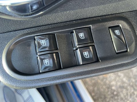 Dacia Duster 1.2 Duster Laureate TCe 4x2 5dr 28