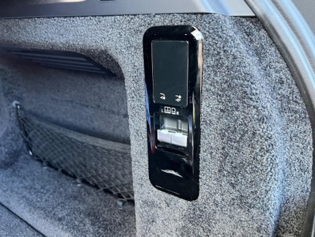 Land Rover Range Rover 3.0 P440e 38.2kWh SE Auto 4WD Euro 6 (s/s) 5dr 33