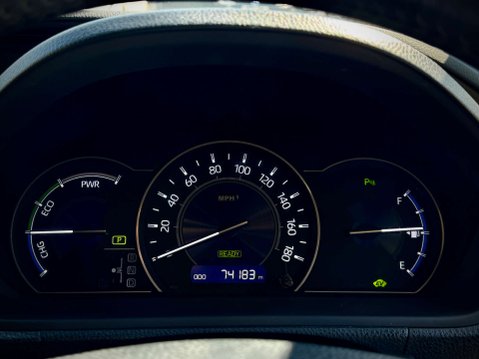 Toyota Voxy Hybrid 7 Seater 11