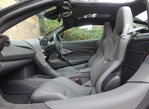 McLaren 720S Luxury 30