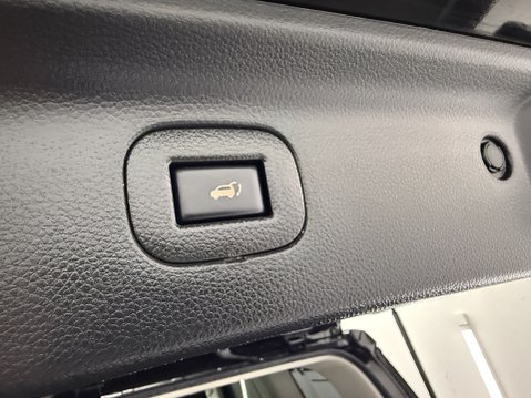Nissan Elgrand E52 3.5 V6 4WD Highway Star, PNE52 18