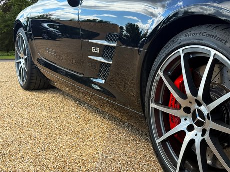 Mercedes-Benz SLS AMG Coupe 15