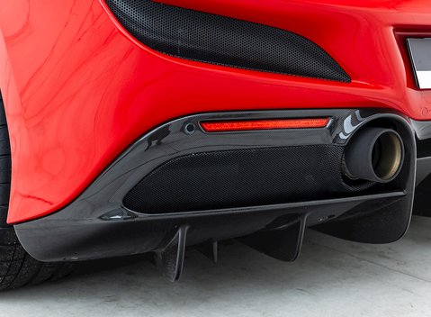 Ferrari F8 Tributo Spider 39