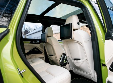 Porsche Cayenne Turbo S 13