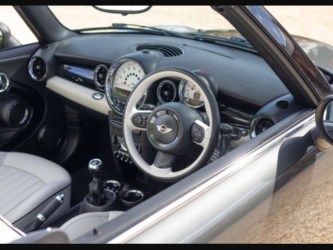 Mini Convertible 1.6 Cooper S 2dr 3