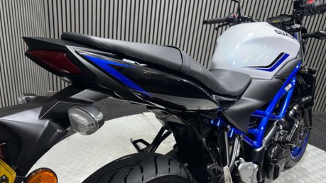 Suzuki SV650 2020 ONLY 8K SERVICED LONG MOT WARRANTY A2 NAKED BIKE 11