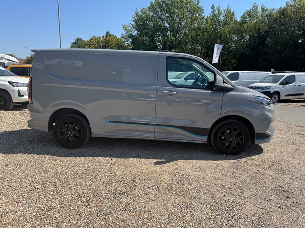 Ford Transit Custom SWB L1H1 (SOLD CM) Low Roof Sport 320 Air Con Alloys Sensors Cam EURO 6 5