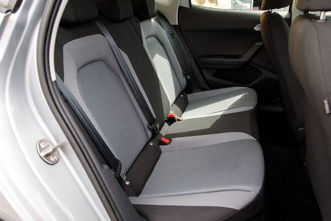 SEAT Arona TSI SE TECHNOLOGY 37