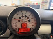 Mini Hatch 2.0 Cooper D Auto Euro 5 3dr 23