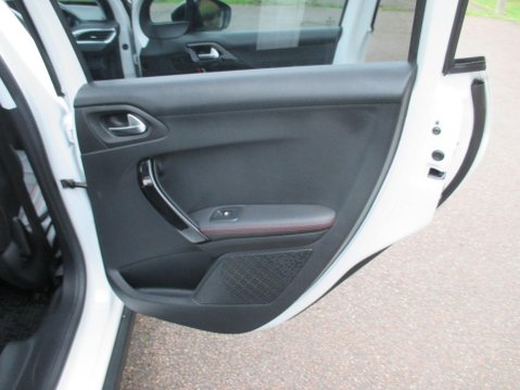 Peugeot 2008 1.2 PureTech GT Line Euro 6 (s/s) 5dr 41